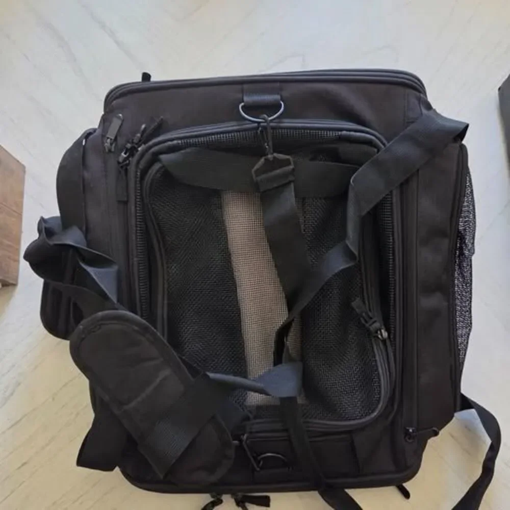 Henkelion Large Soft Sided Pet Carrier for up to 25Lbs